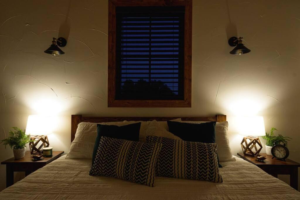 Little Dutch Cabin #3 - 12 Min To Magnolia-Baylor Bellmead ภายนอก รูปภาพ